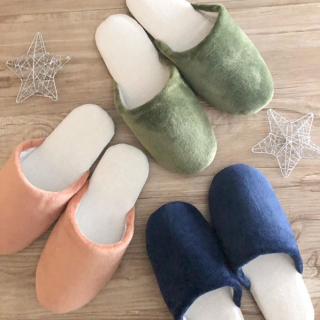 ふんわりやわらかスリッパで冬に備えよう　#100均 #100円ショップ #雑貨 #mycando #スリッパ #室内　“１００円で暮らしは楽しくなる。“