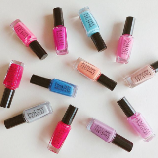 今日の気分は何色？？　#100均 #100円ショップ #雑貨 #mycando #メイク #コスメ #ネイル　“１００円で暮らしは楽しくなる。“