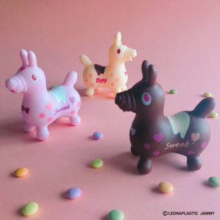 大人気のロディマスコットに新柄登場！ スイーツをモチーフにしたデザインはキャンドゥ限定★　#100均 #100円ショップ #雑貨 #mycando #マスコット #フィギュア　“１００円で暮らしは楽しくなる。“