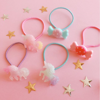 ふわふわなメルヘンモチーフがアクセントのカラフルポニー★　#100均 #100円ショップ #雑貨 #mycando #カラフルキャンディーポニー ２Ｐ #ドリーミーユニコーンポニー ２Ｐ #ゴム #髪ゴム #パステル #グラデーション #ヘアアクセサリー　“１００円で暮らしは楽しくなる。“