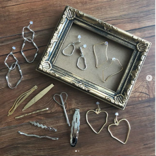 繊細ながらも存在感溢れるクールなアクセ　#100均 #100円ショップ #雑貨 #mycando #アクセサリー #ヘアアクセサリー　“１００円で暮らしは楽しくなる。“