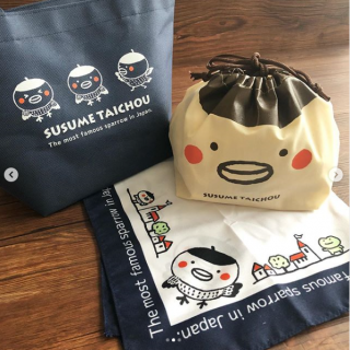 ススメ隊長が商品になりました！ 「ススメ隊長」は、いろんなものをおススメするのが得意なおススメ雀。 お調子者だけど正直者です。 どうぞ可愛がってやってください！　“１００円で暮らしは楽しくなる。“