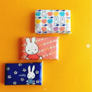 きょうはどれにしようかな♡ 外出時の必須アイテム。 　#100均 #100円ショップ #雑貨 #mycando #ティッシュ #プリント入り #水に流せるタイプ #必需品　“１００円で暮らしは楽しくなる。“