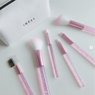 可愛いピンク派？クールなブラック派？　#100均 #100円ショップ #雑貨 #mycando #メイク #コスメ #化粧　“１００円で暮らしは楽しくなる。“