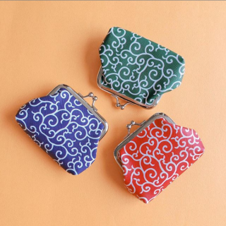 おつかいお願いしちゃおうかな♪　#100均 #100円ショップ #雑貨 #mycando #がま口 #唐草 #和柄 #お財布 #小物入れ #ポーチ　“１００円で暮らしは楽しくなる。“