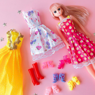 お洋服も靴も組み合わせ自由自在、おしゃれを楽しんじゃおう♪　#100均 #100円ショップ #雑貨 #mycando #着せ替え #人形 #ドレス #ワンピース #シューズ　“１００円で暮らしは楽しくなる。“