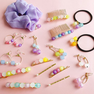 まるで本物みたいなお菓子のアクセサリー♪ ※この商品は食べられません。　“１００円で暮らしは楽しくなる。“