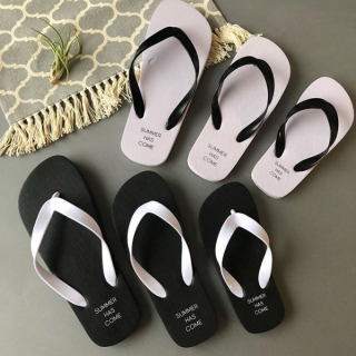 今年は親子でおそろいビーチサンダル☆　“１００円で暮らしは楽しくなる。“