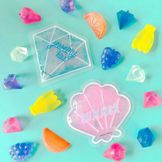 夏モチーフってわくわくする。 こんなひんやりアイテムはいかがですか。　“１００円で暮らしは楽しくなる。“