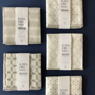 どんなキッチンにもマッチする色柄。　“１００円で暮らしは楽しくなる。“