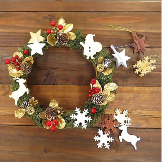 好きなパーツを付けるだけ。 オリジナルリースつくってみない？　“１００円で暮らしは楽しくなる。“