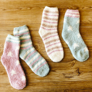 ふわふわ、もこもこの靴下で防寒対策♪　“１００円で暮らしは楽しくなる。“