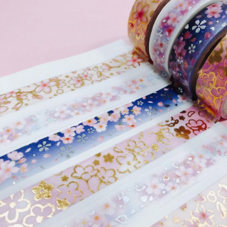 さりげないキラッがアクセント。　“１００円で暮らしは楽しくなる。“