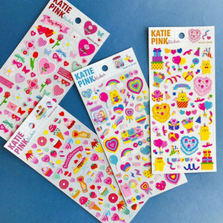 ピンクが目を惹くポップなシール★　“１００円で暮らしは楽しくなる。“