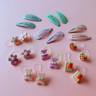 スタイルにプラスするだけで即旬顔なヘアアイテム。　“１００円で暮らしは楽しくなる。“