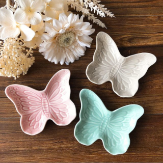 華やかさを演出する、インテリアトレー　“１００円で暮らしは楽しくなる。“