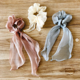 リボン部分は取り外しが可能。2wayでアレンジを楽しめます♪　“１００円で暮らしは楽しくなる。“