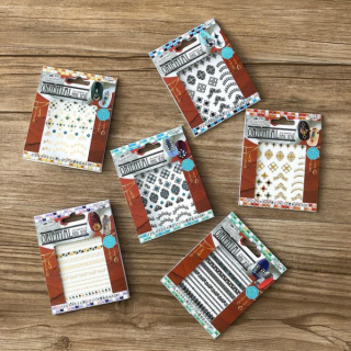 煌びやかに輝くエレガント＆ゴージャスなネイルアートが簡単にできちゃうよ。　“１００円で暮らしは楽しくなる。“