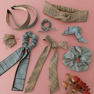 秋の訪れを感じるシックなチェック柄。　“１００円で暮らしは楽しくなる。“