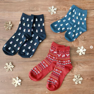 気分はすでにクリスマス★彡　トナカイさんもこっちを見ているよ！　“１００円で暮らしは楽しくなる。“