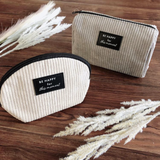 ほっこりかわいいコーデュロイポーチ。　“１００円で暮らしは楽しくなる。“