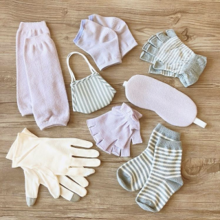 保湿クリームの効果をサポート。冬の乾燥対策に。　“１００円で暮らしは楽しくなる。“