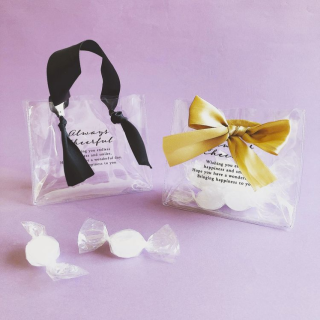 結び方を変えたら雰囲気の変わるミニミニクリアバッグでラッピング。　“１００円で暮らしは楽しくなる。“