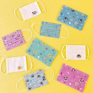 今日はどの子にしようかにゃー。　“１００円で暮らしは楽しくなる。“