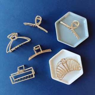 シンプルだから使いやすい。　“１００円で暮らしは楽しくなる。“