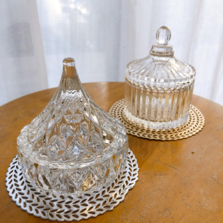 お部屋のワンポイントに。　“１００円で暮らしは楽しくなる。“