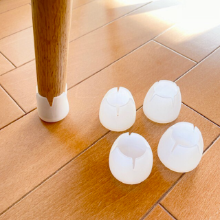 丸い脚にも四角い脚にも使える優れもの♪　“１００円で暮らしは楽しくなる。“