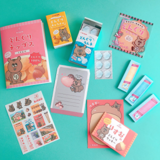 りすのキャラクターが目印！ お菓子のような文房具♪　“１００円で暮らしは楽しくなる。“