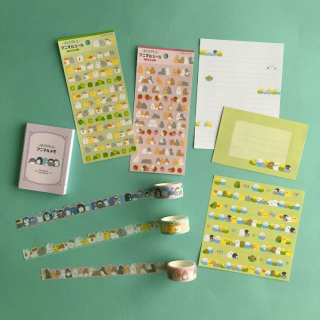 丸っこいフォルムがたまらない！ ぎゅうぎゅうくっつく仲良しないきものたちに癒されます♪　“１００円で暮らしは楽しくなる。“