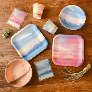 青空、夕焼け…綺麗な空に癒される。　“１００円で暮らしは楽しくなる。“