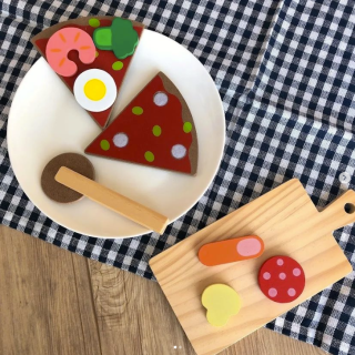 今夜はピザにしちゃいましょ～(^^) トッピングは何にいたしますか～？？　“１００円で暮らしは楽しくなる。“