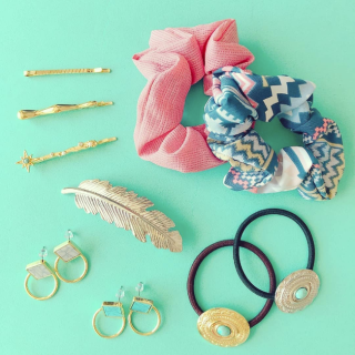 夏にぴったりなボヘミアンなアクセサリー。　“１００円で暮らしは楽しくなる。“