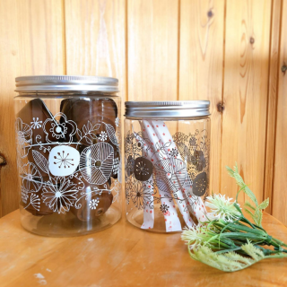 見せる収納でインテリアの一部に。　“１００円で暮らしは楽しくなる“