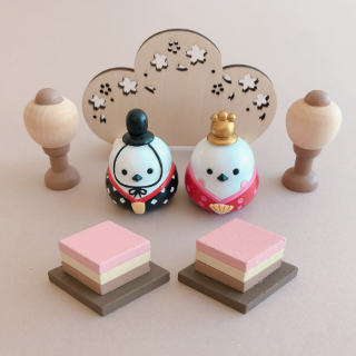 ちいさなスペースにも飾れるおひなさま♪　“１００円で暮らしは楽しくなる“