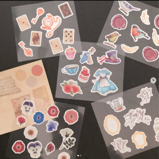 好きなもの、いっぱい貼っちゃお☆　“１００円で暮らしは楽しくなる“