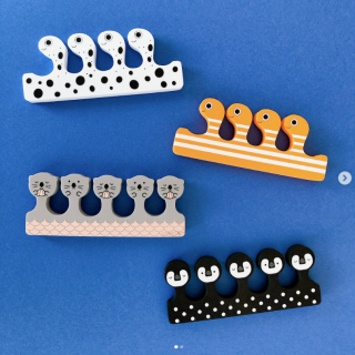 指の間から海のなかまがひょっこり！ ネイルの際や、足のリフレッシュタイムに…　“１００円で暮らしは楽しくなる“