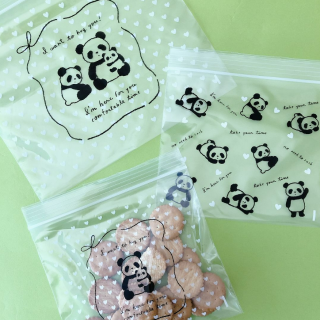 ふーわふわでも～こもこ♪癒しのパンダ柄♪　“１００円で暮らしは楽しくなる“