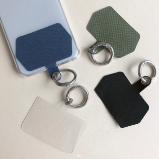 スマホショルダー用のシート＆フックのセット。 好きな紐やベルトをセットして使えるよ。　“１００円で暮らしは楽しくなる“