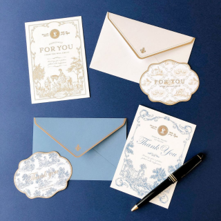 クラシカルで上品なデザインのカード。 贈り物などに添えるとよりエレガントな印象に…　“１００円で暮らしは楽しくなる“