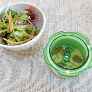 料理の仕上げに楽しくクラッシュクラッシュ♪　“１００円で暮らしは楽しくなる“