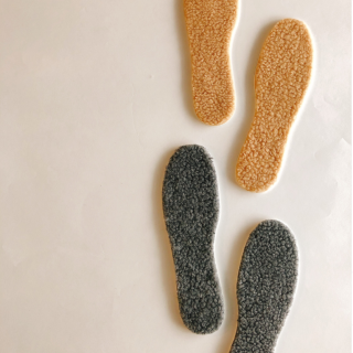 足元からこっそり寒さ対策はじめませんか？　“１００円で暮らしは楽しくなる“