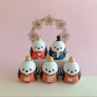 すまし顔で、はい、ポ～ズ☆彡　“１００円で暮らしは楽しくなる“