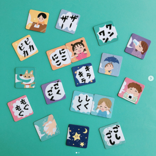 音や感情などのオノマトペを集めたパズルタイプのマグネット。 ホワイトボードや冷蔵庫などで繰り返し遊ぶことができます。　“１００円で暮らしは楽しくなる“