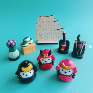 兜をかぶって、はい、ポ～ズ☆彡　“１００円で暮らしは楽しくなる“