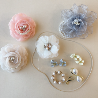 ハレの日にはお気に入りのアクセサリーを。　“１００円で暮らしは楽しくなる“