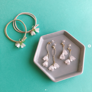 可憐でかわいらしいすずらんの花をイメージしたアクセサリー。　“１００円で暮らしは楽しくなる“
